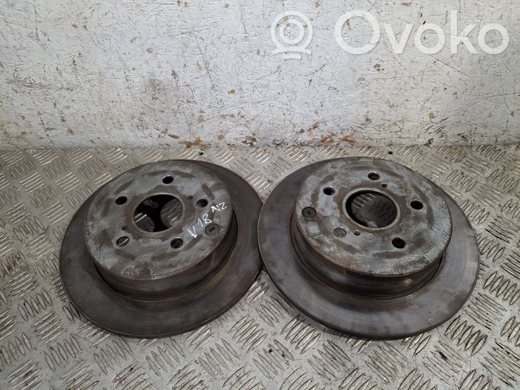 Toyota Corolla Verso AR10 Takajarrulevy 