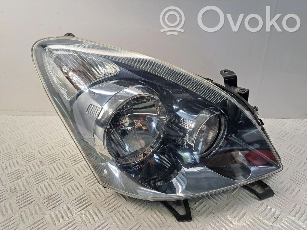 Toyota Corolla Verso AR10 Headlight/headlamp 