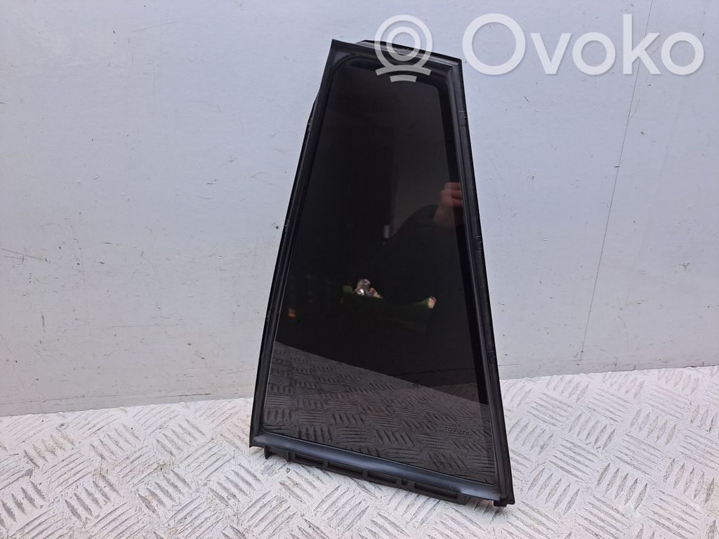 Toyota Verso Ventanilla de ventilación de la puerta trasera 