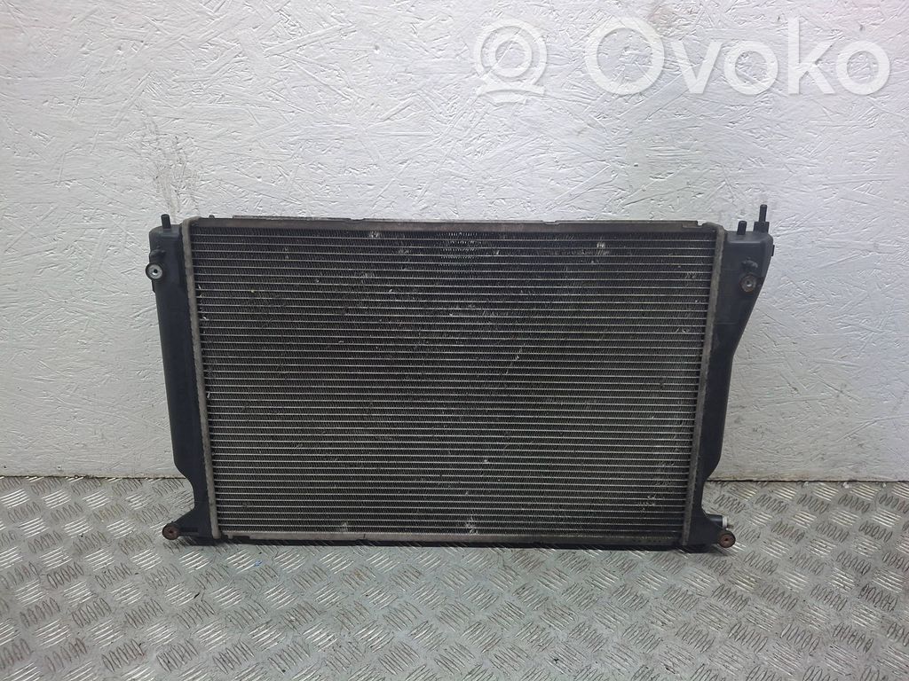 Toyota Avensis T250 Radiator lichid răcire 