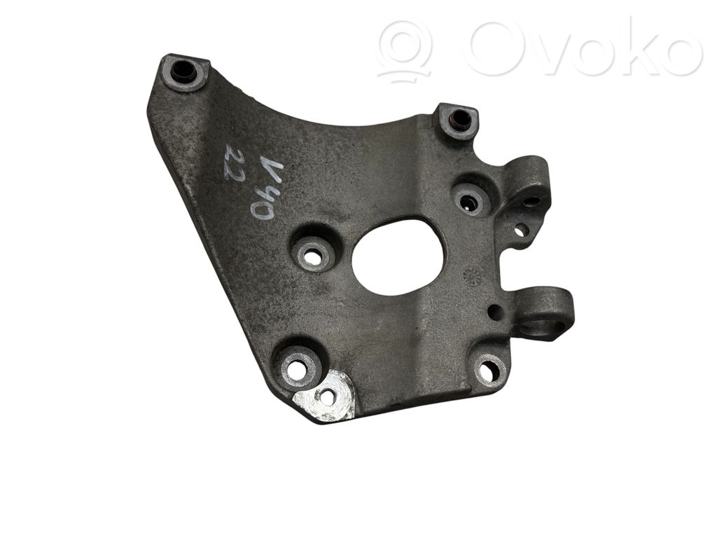 Volvo V40 A/C compressor mount bracket 