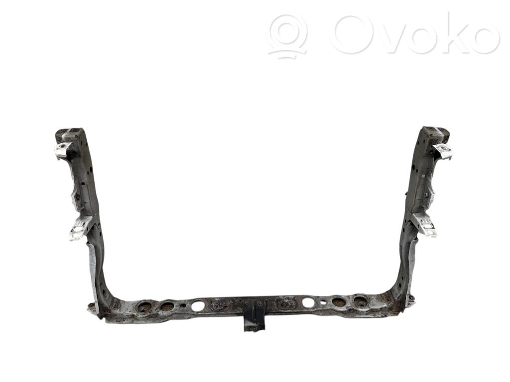 Toyota Avensis T270 Pas przedni 