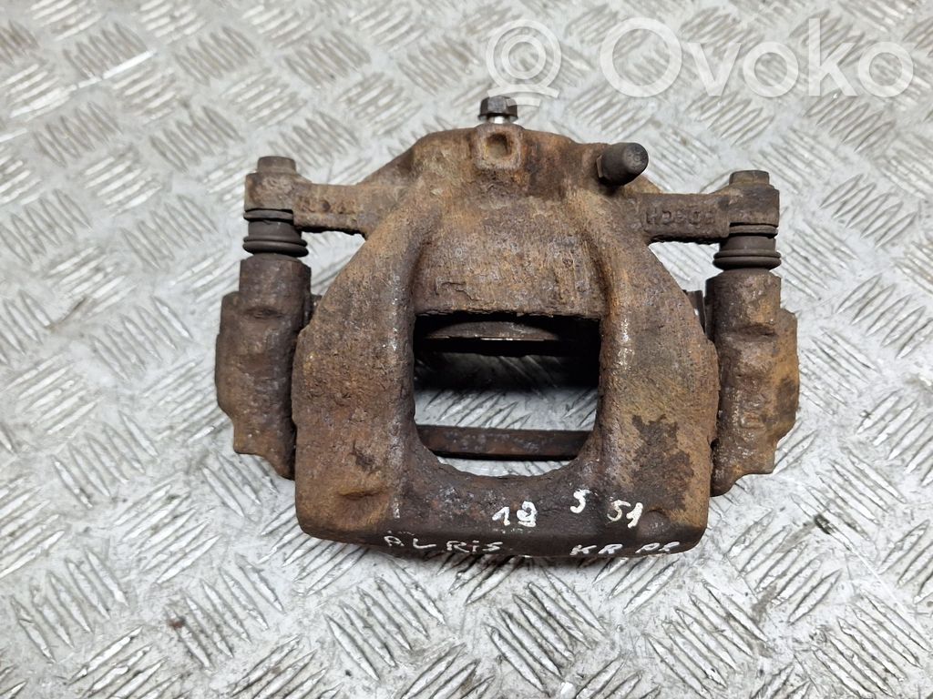 Toyota Auris 150 Zacisk hamulcowy przedni 
