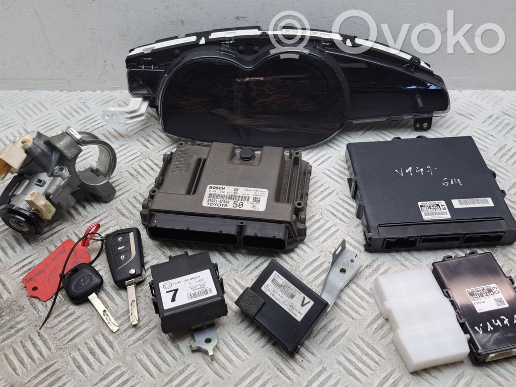 Toyota Verso Kit cu ECU motor și set închidere uși 