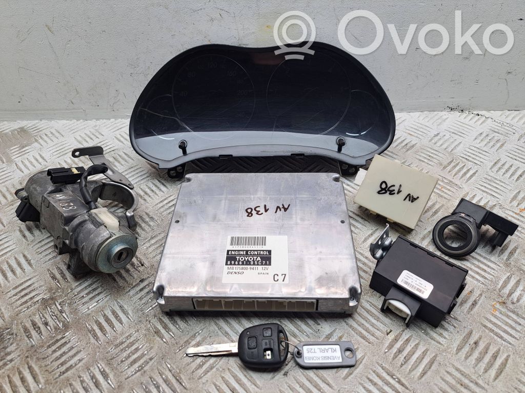 Toyota Avensis T250 Komputer / Sterownik ECU i komplet kluczy 