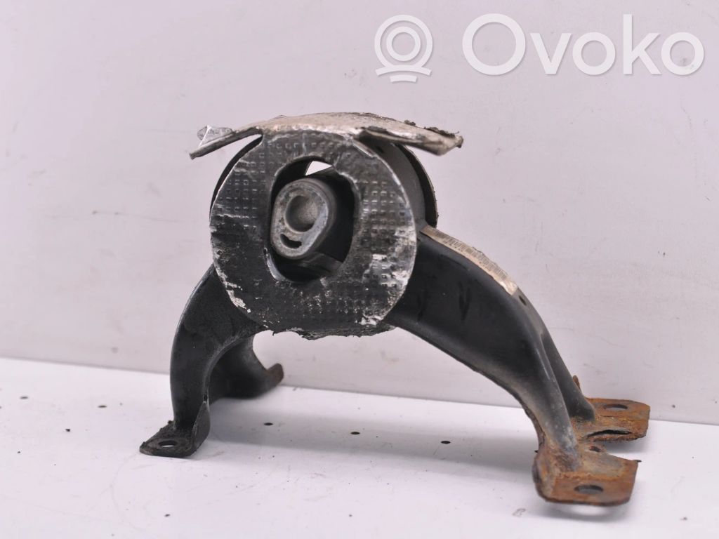 Chrysler Town & Country V Engine mount bracket 