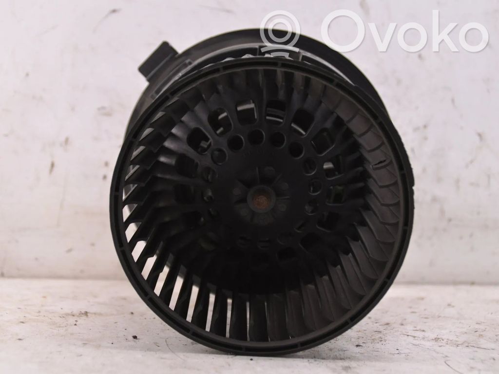 Renault Clio IV Mazā radiatora ventilators 