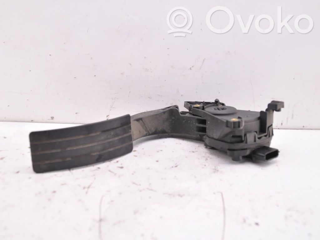 Renault Clio IV Accelerator throttle pedal 