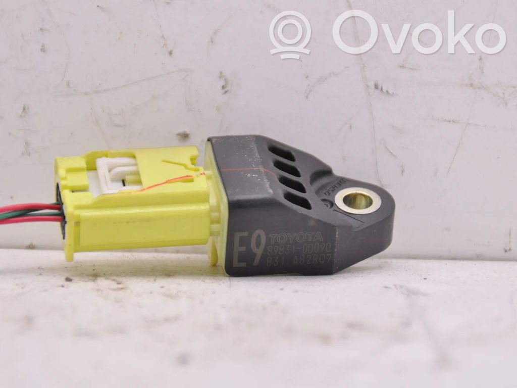 Toyota Yaris Airbagsensor Crashsensor Drucksensor 