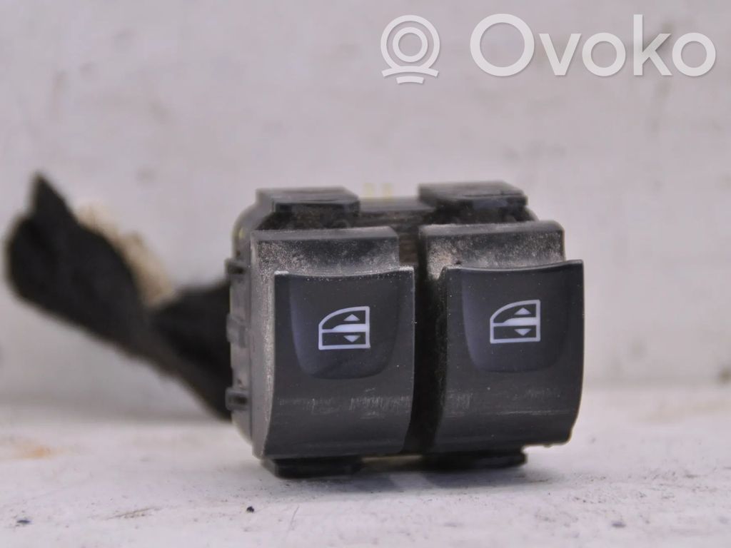Dacia Sandero III Electric window control switch 