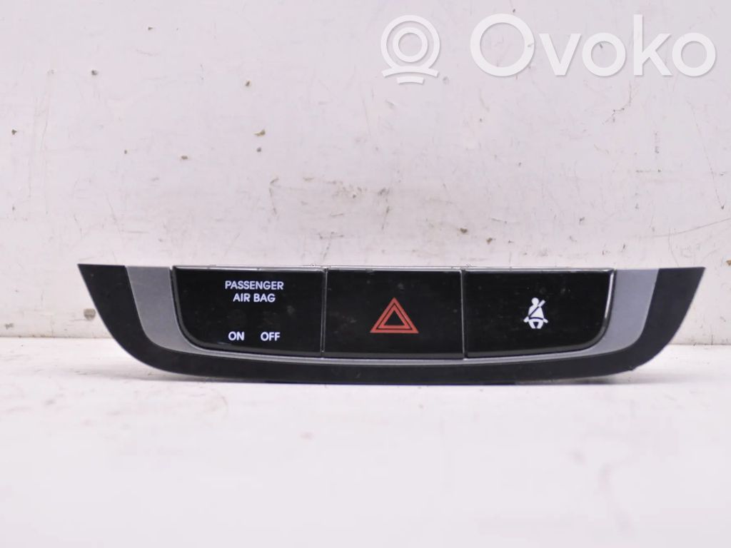 Hyundai ix35 Hazard light switch 