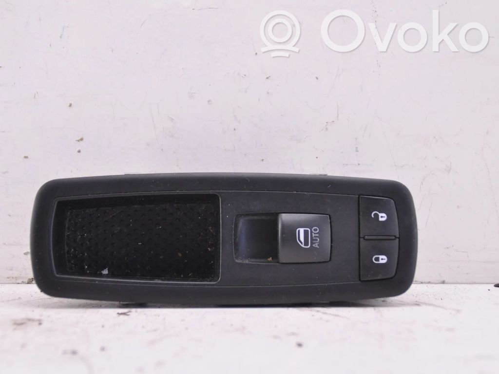 Chrysler Town & Country V Electric window control switch 