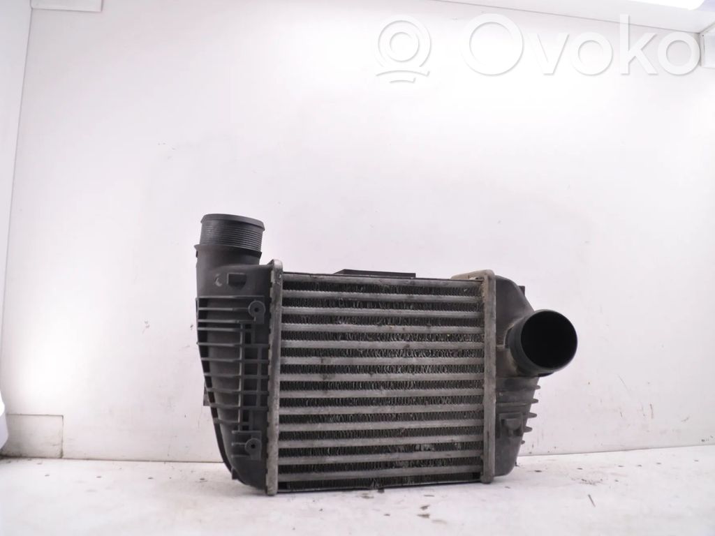 Audi A6 S6 C6 4F Interkūlerio radiatorius 