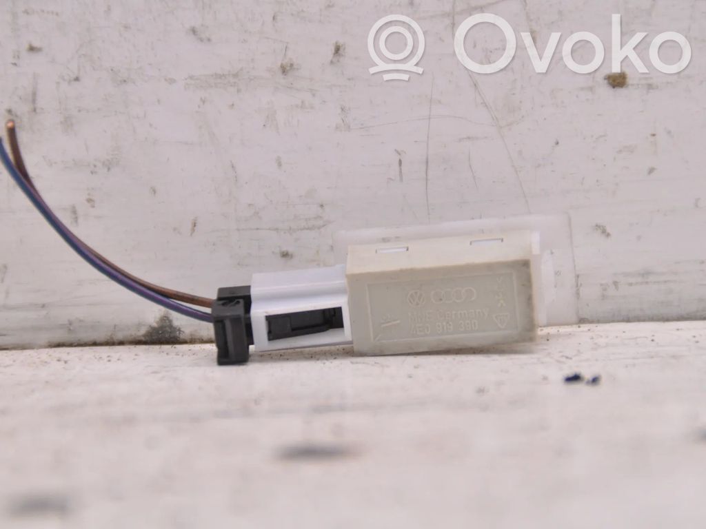 Audi Q3 8U Luz del asiento delantero 