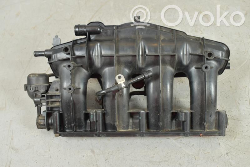 Audi A5 8T 8F Kolektor ssący 