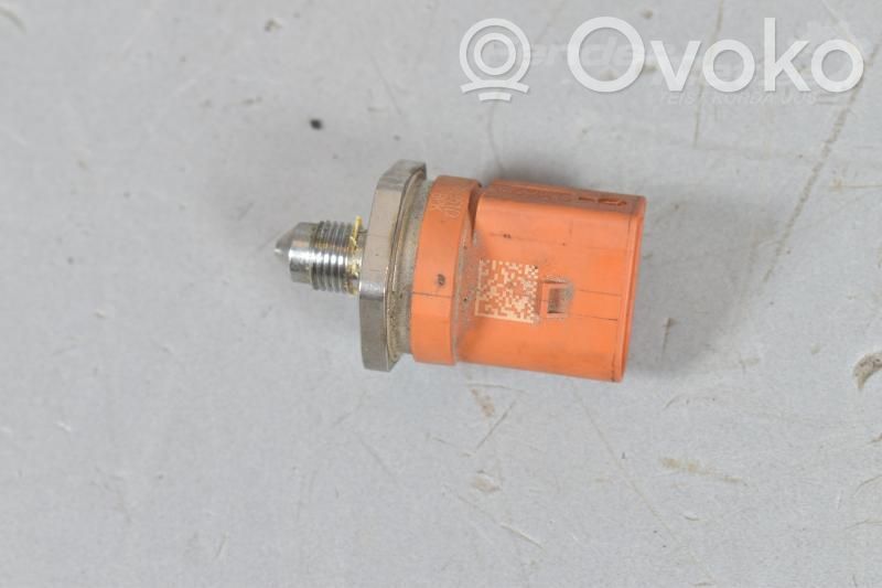 Sensor de presión de combustible   06J906051D