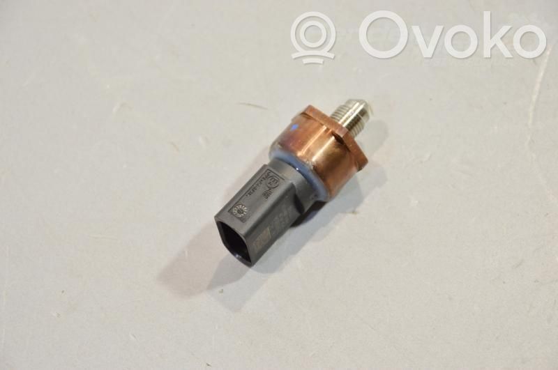 Volkswagen Amarok Fuel pressure sensor 
