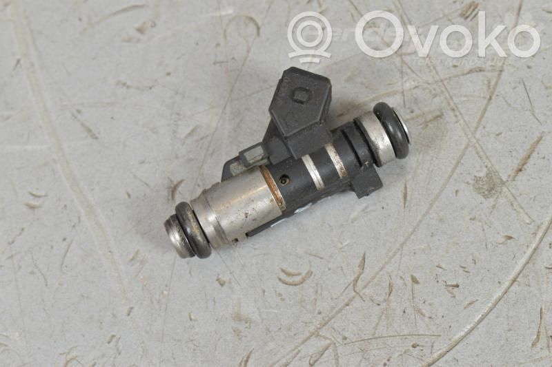 Citroen C2 Fuel injector 