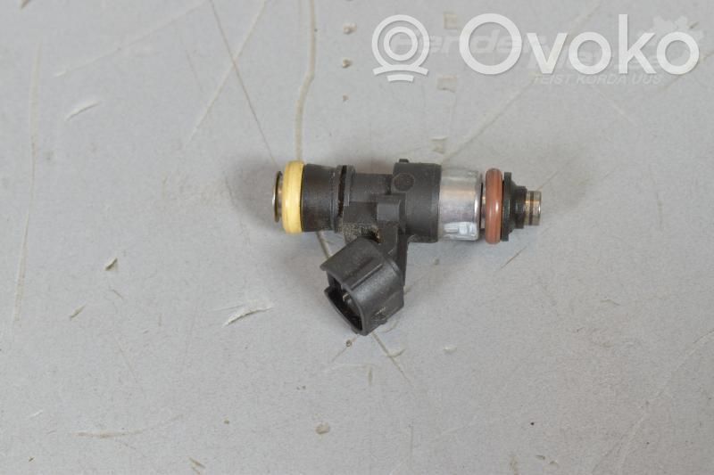 Volkswagen PASSAT B7 Inyector de combustible 