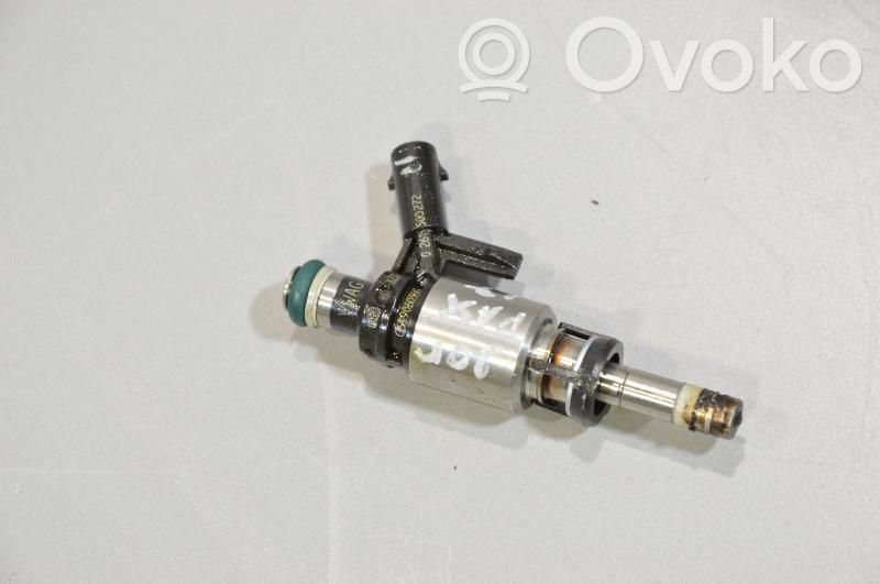 Volkswagen PASSAT B8 Inyector de combustible 