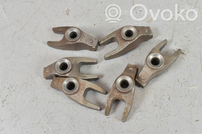 Abrazadera del inyector de combustible   68628778AA