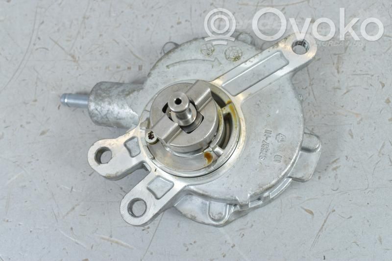 Toyota Avensis T270 Vacuum pump 