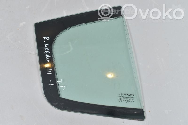 Renault Megane III Luna de la puerta trasera 