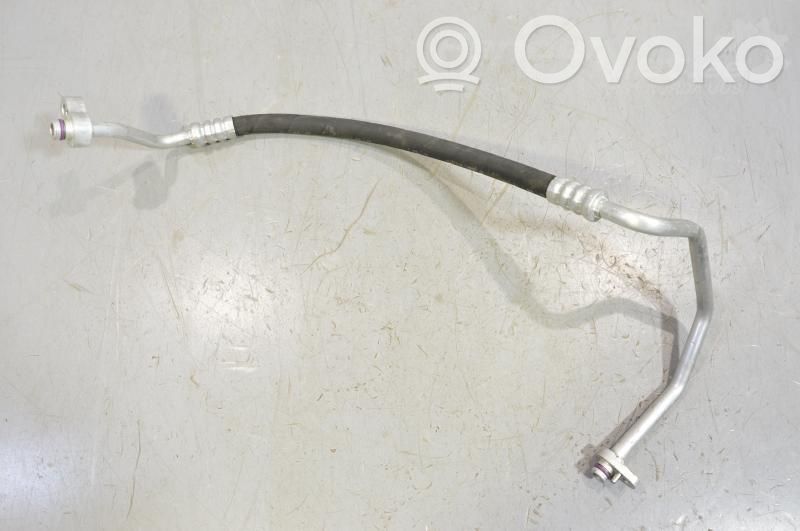 Volkswagen PASSAT B8 Ilmastointilaitteen putki (A/C) 