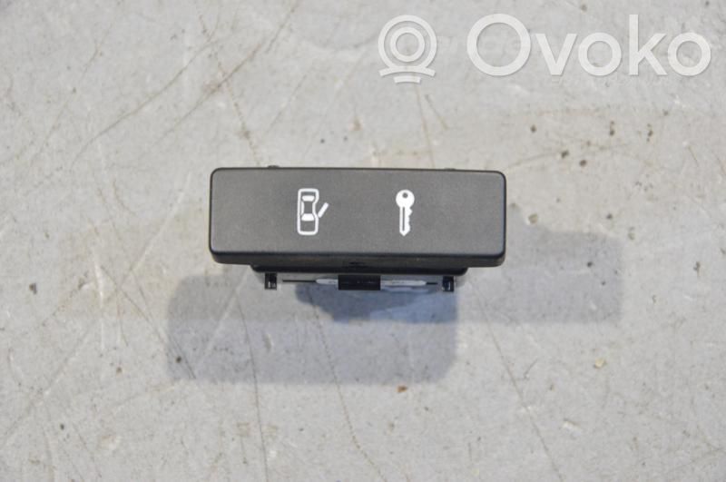 Central locking switch button   7L69621253X1