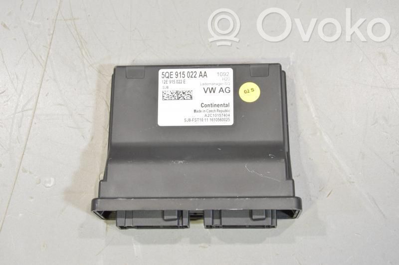 Volkswagen Golf VII Battery control module 