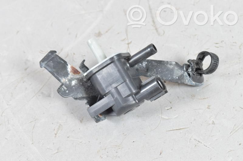 Válvula de vacío   258600Y010