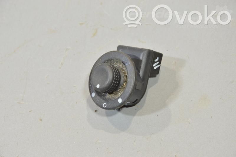 Dacia Duster Wing mirror switch 