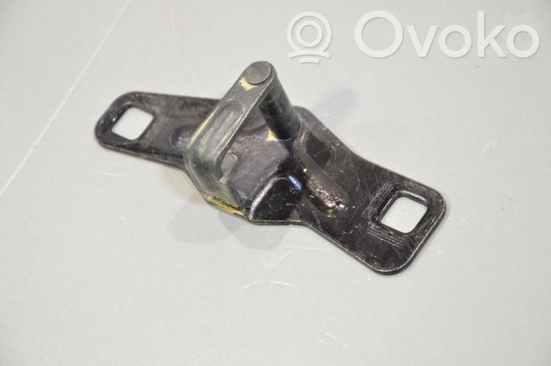 Tailgate lock latch   4F5827507B