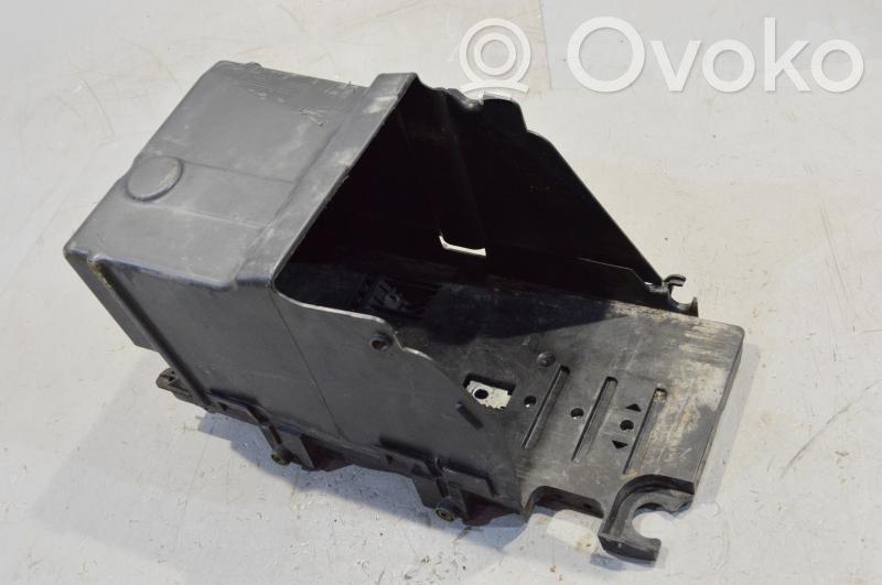 Ford Mondeo MK IV Battery box tray cover/lid 