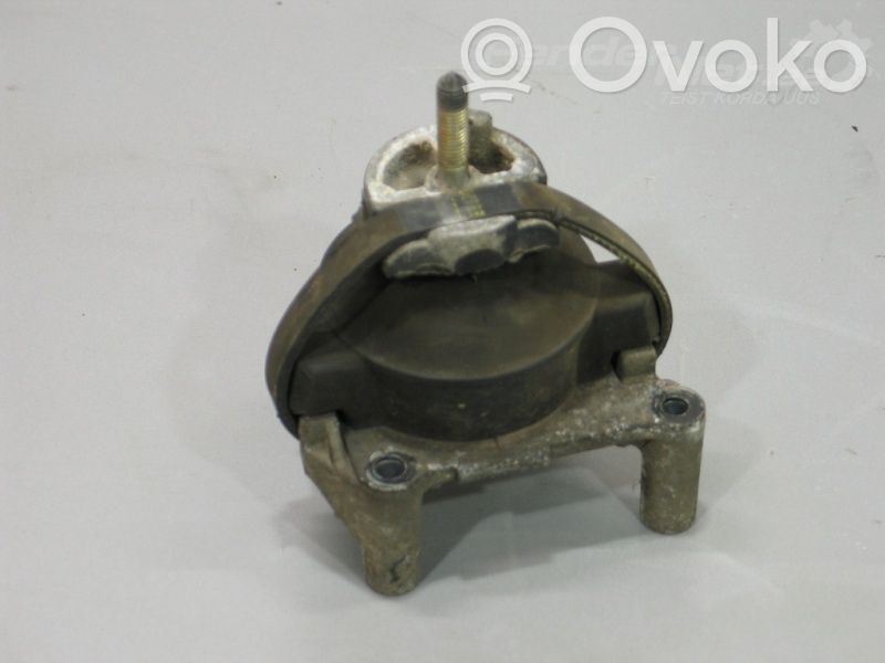 Engine mounting bracket   4967345
