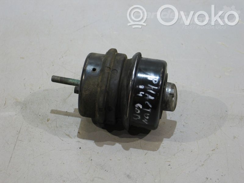 Engine mounting bracket   3D0199381N
