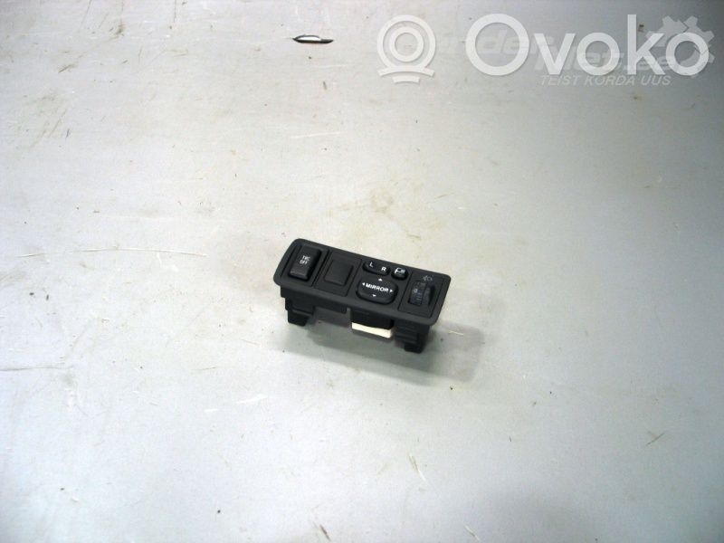 Toyota Avensis T250 Wing mirror switch 