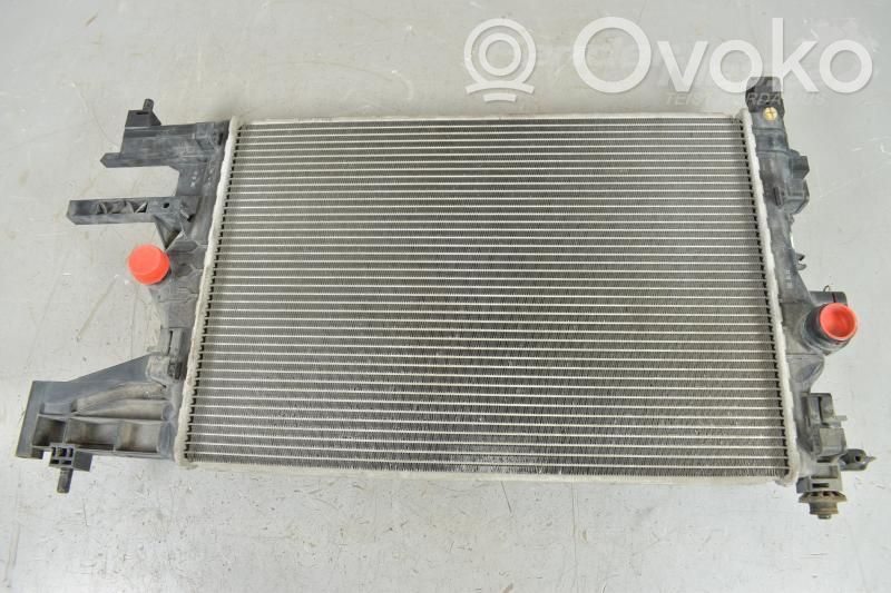 Opel Astra J Dzesēšanas šķidruma radiators 