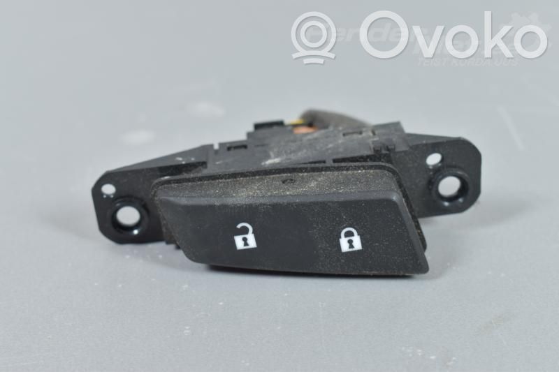 Chevrolet Orlando Central locking switch button 