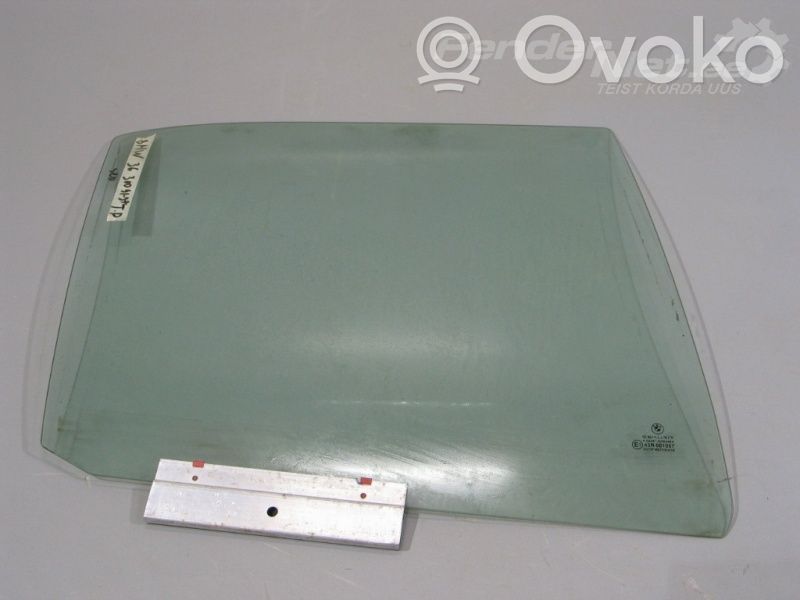 BMW 3 E36 Rear door window glass 