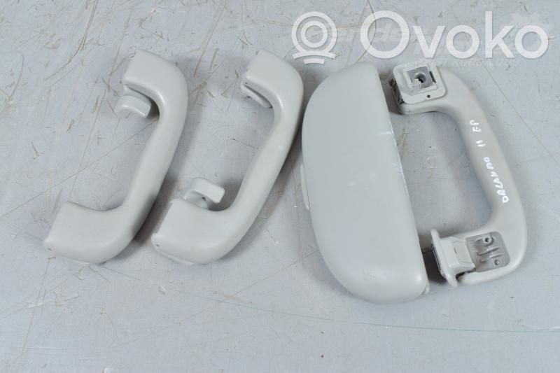 Chevrolet Orlando Poignée de maintien plafond avant 