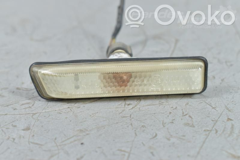BMW X5 E53 Front fender indicator light 