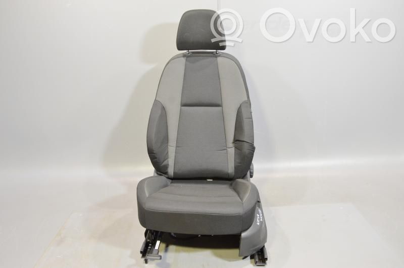 Skoda Karoq Kuljettajan istuin 