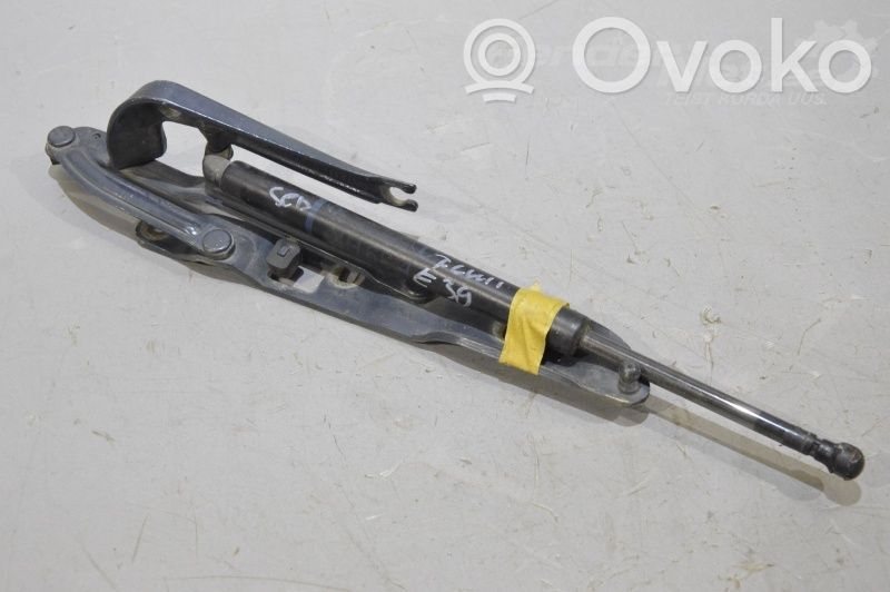 BMW 5 E39 Tailgate/trunk/boot hinge 