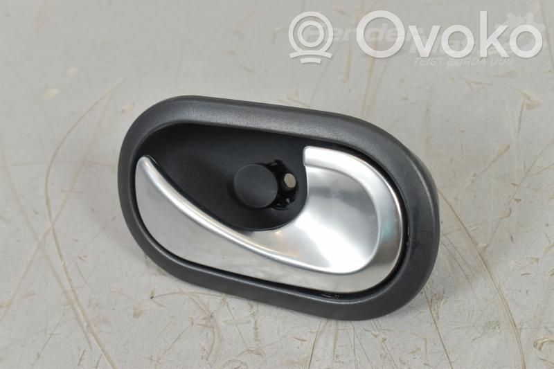 Manecilla interna puerta delantera   A4537600800