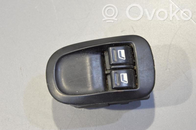 Peugeot 206 Electric window control switch 