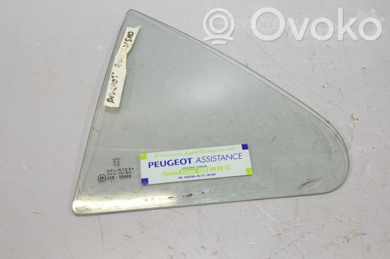 Peugeot 406 Ventanilla de ventilación de la puerta trasera 