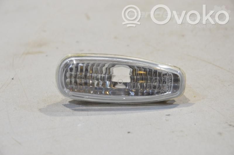Front fender indicator light   923033L100