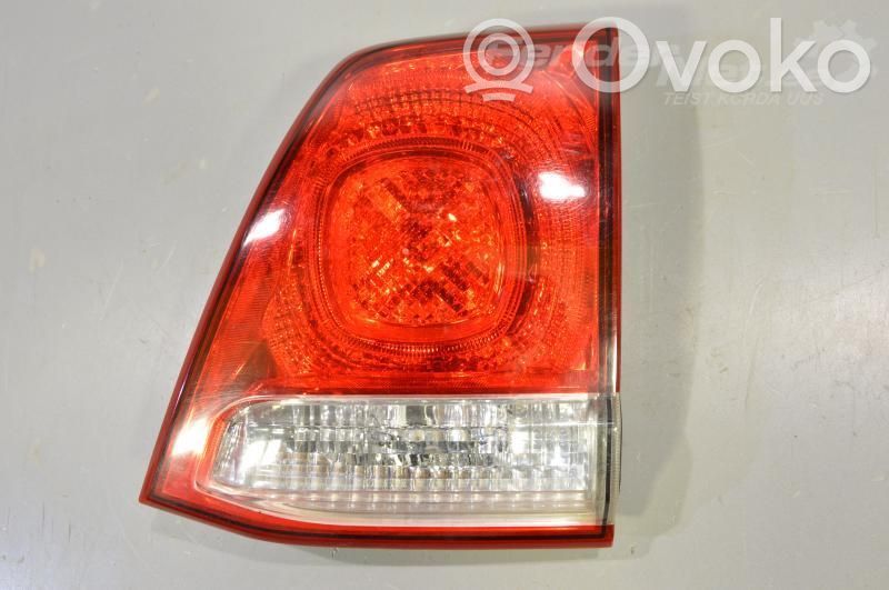 Toyota Land Cruiser (J200) Lampy tylnej klapy bagażnika 