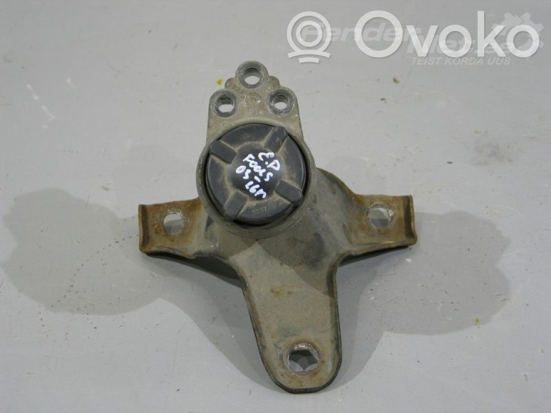 Ford Focus Engine mounting bracket 